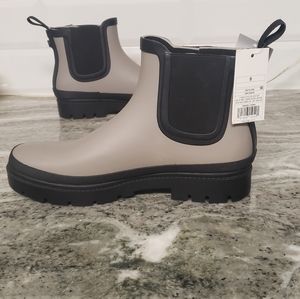 Rain boots